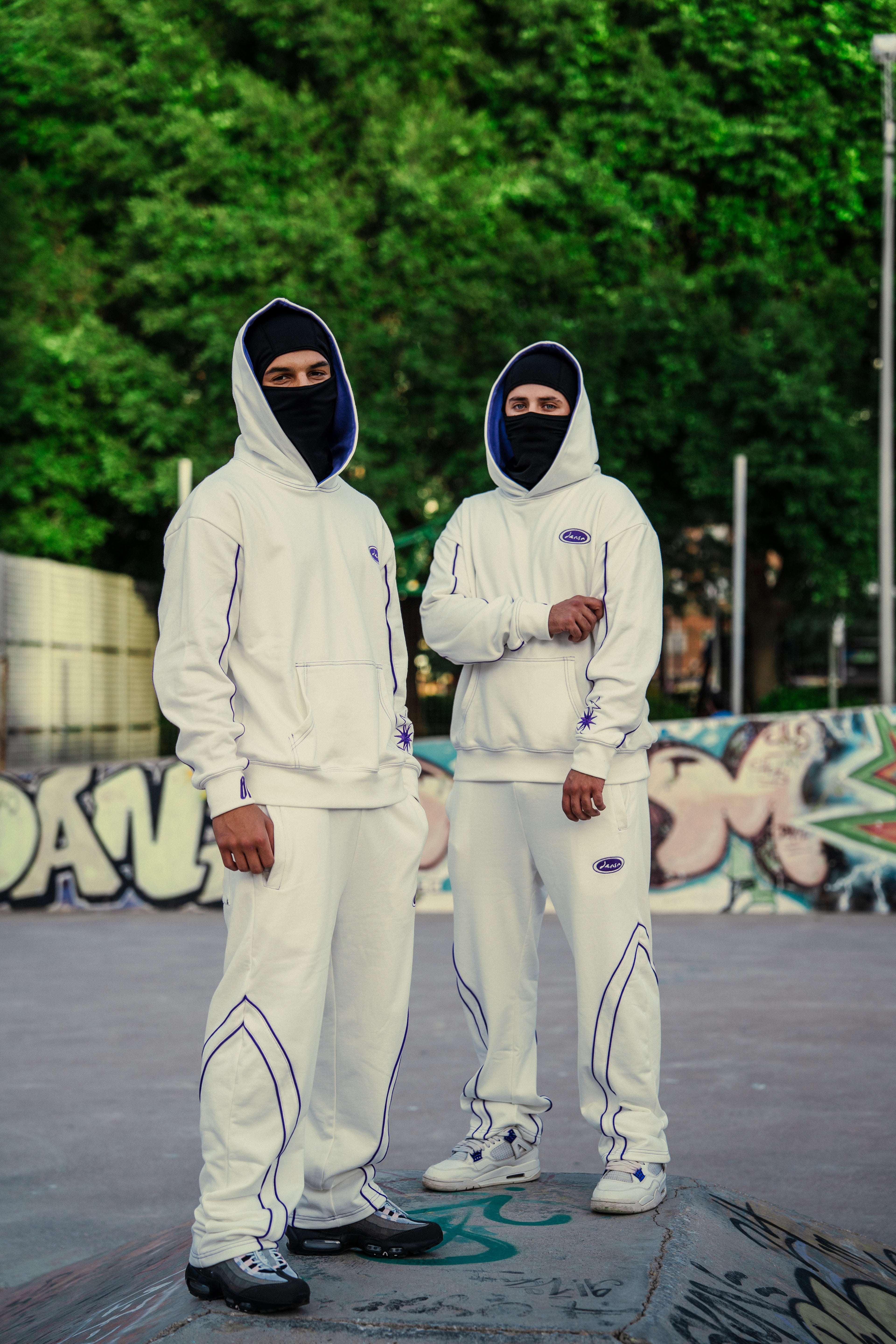 SAINTS & SINNERS HOODIE WHITE